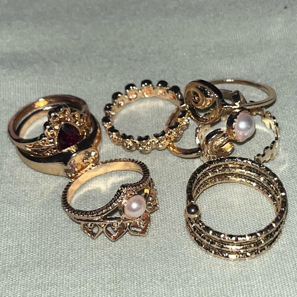 faux gold rings pack of 9 - Picture 4 of 5
